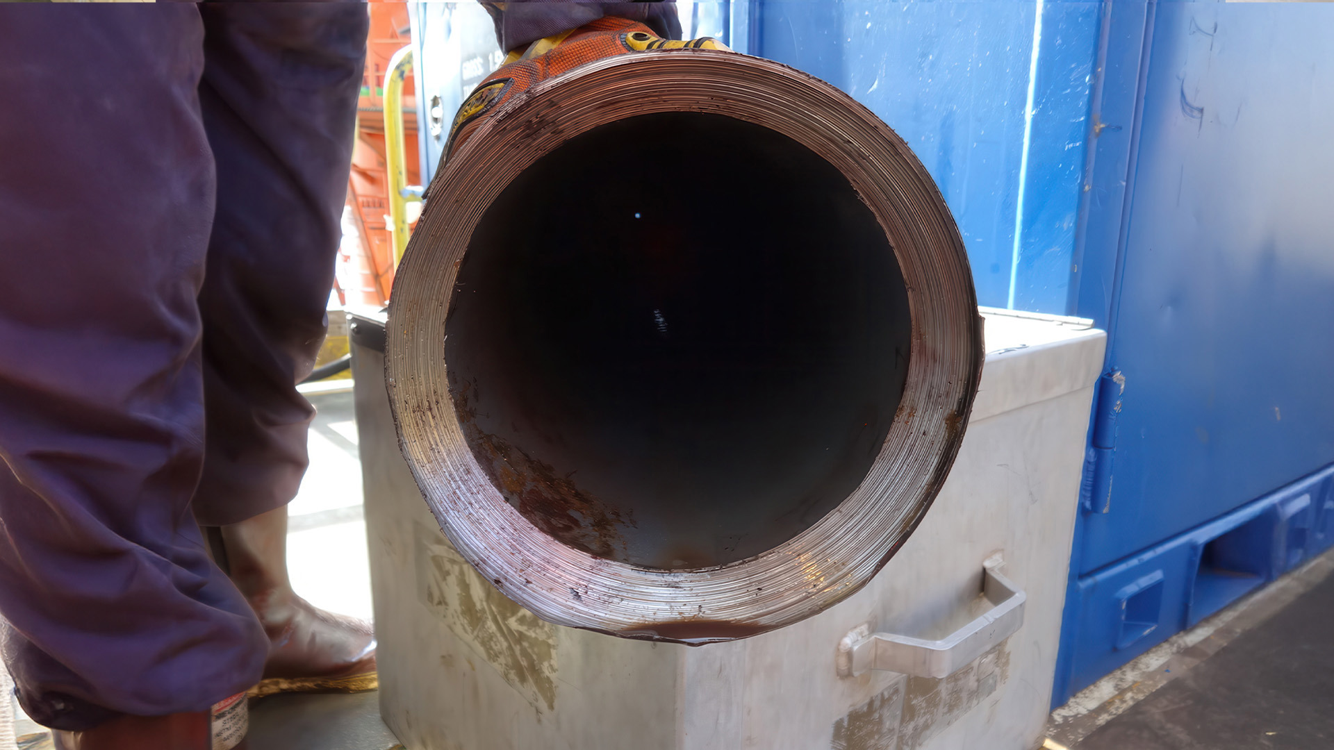 Cutting 512 tubing on deepwater drill ship with pipe in 30000 Lbs compression - Well Intervention - Welltec